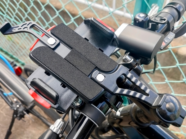 自転車につけたスマホホルダー